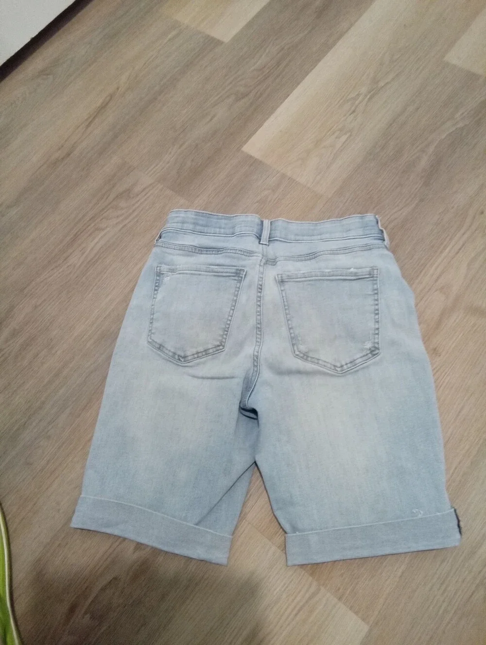 2-$10.Wonderly Sz4 Mid-Rise Straight Distressed Denim  Bermuda Cuffed Hem Shorts
